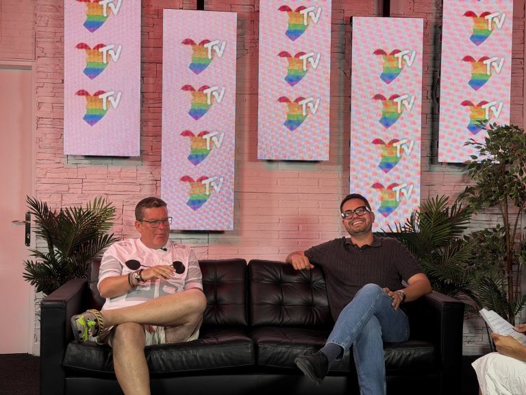 Jordi Pérez Camacho y Maikel Chacón durante la entrevista en LOVE TV