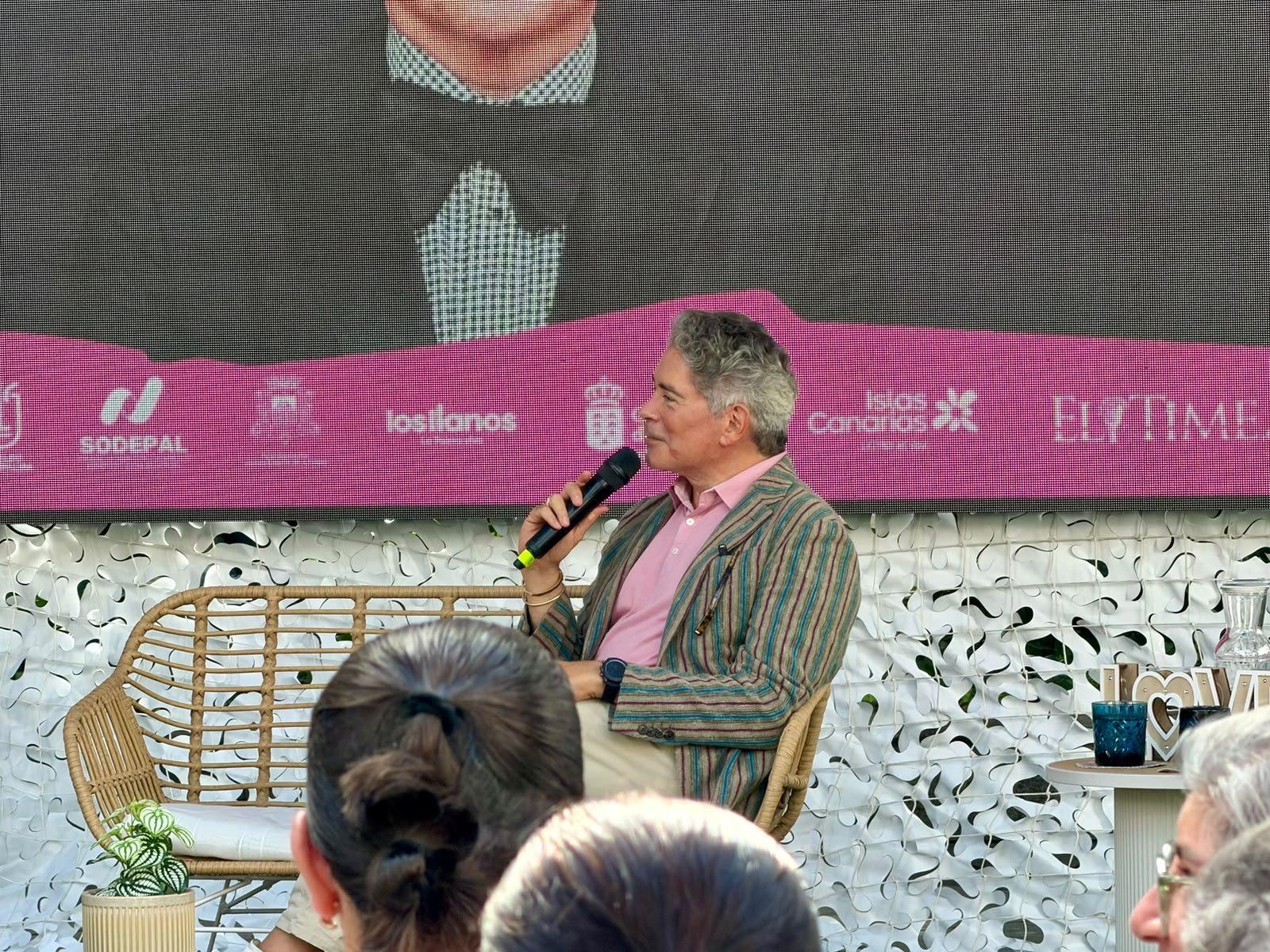 Boris Izaguirre bei seinem Beitrag in der Sozialwoche des Love Festival